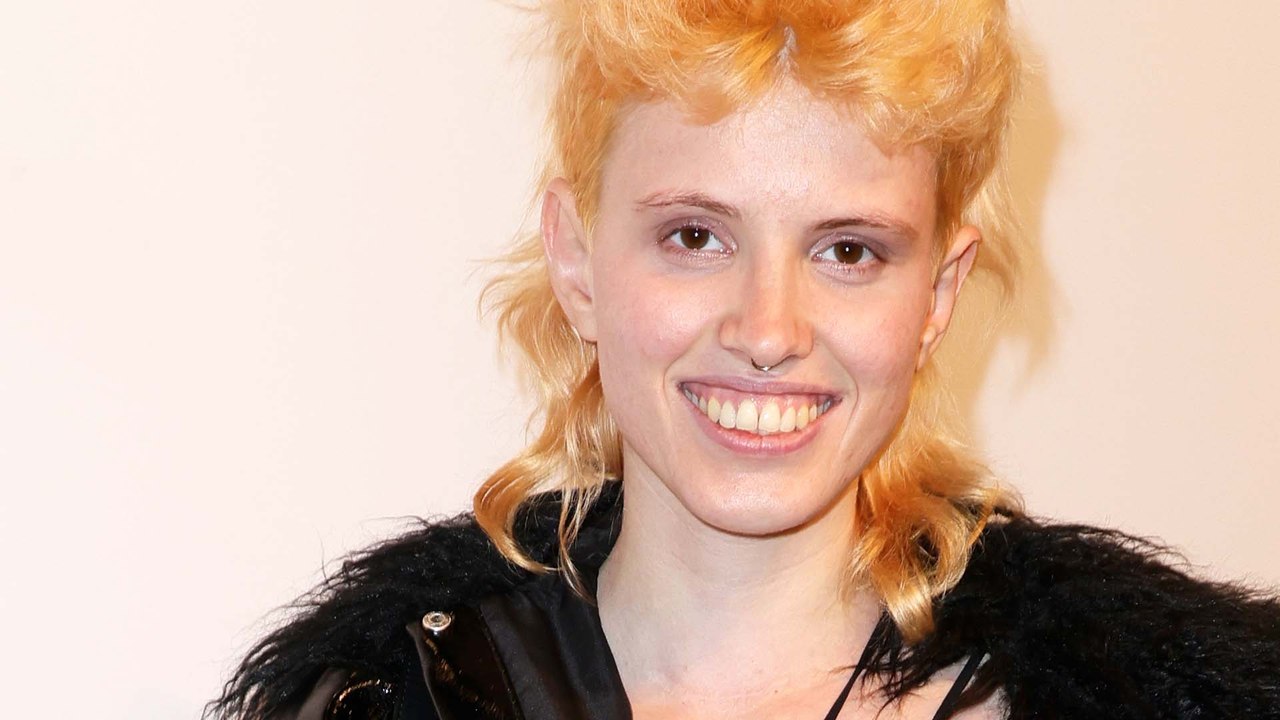 JobSensation nach GNTM Viola modelt für Stardesigner video Dailymotion