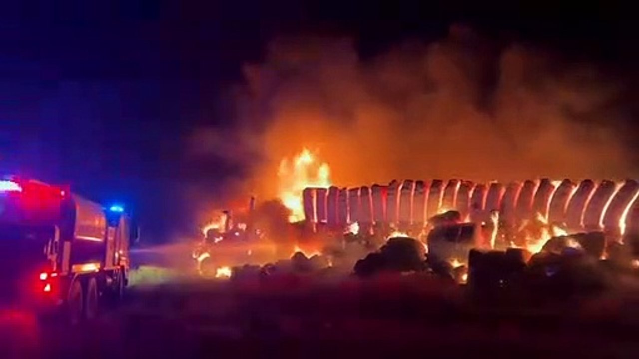 Cotton road train fire at Hay South video Dailymotion