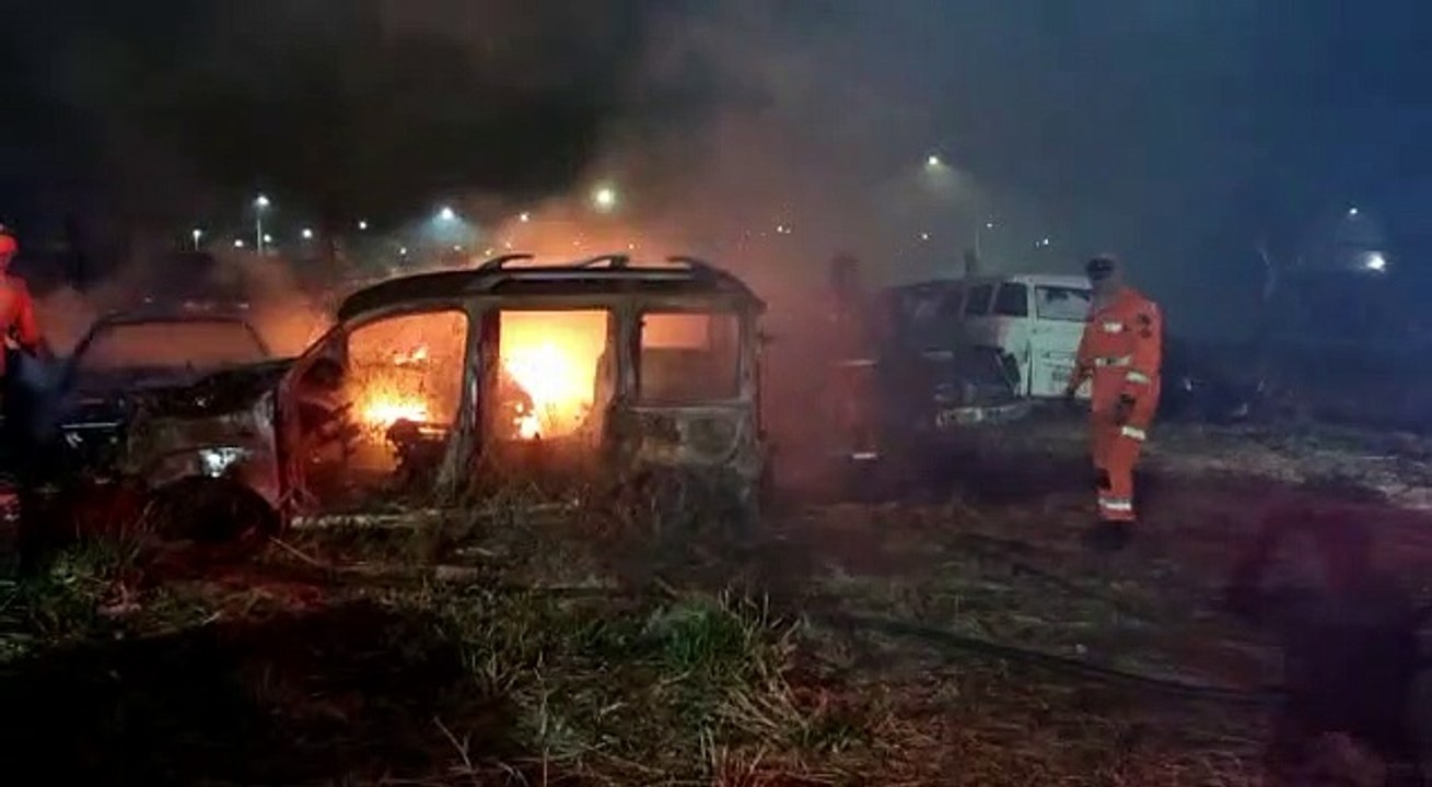 Incêndio atinge carros em pátio conveniado ao Detran em Uberaba Vídeo Dailymotion