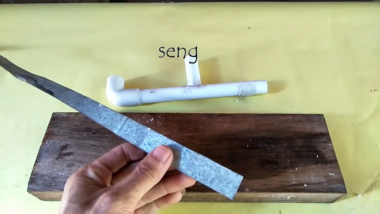 How to make a hydraulic ram pump, gravity water pump from improvised