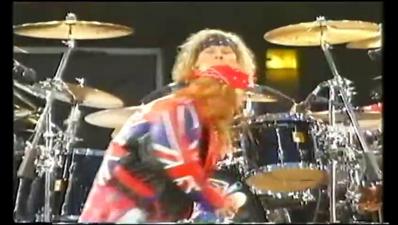 Guns n Roses Knocking On Heavens Door Live HD Freddie Mercury tribute