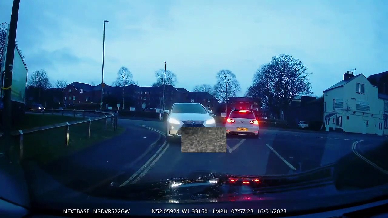 Banbury driver driving in the wrong lane video Dailymotion