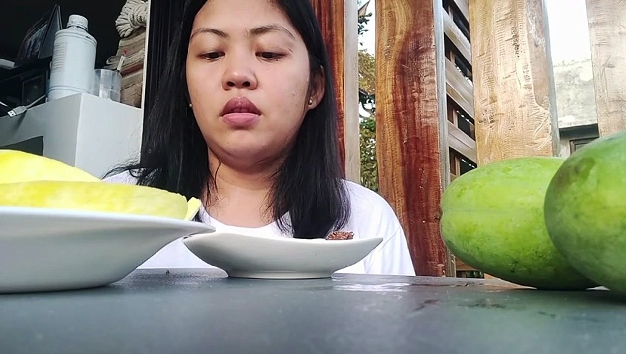 MOUTH WATERING GREEN MANGOES FROM THE FARM video Dailymotion
