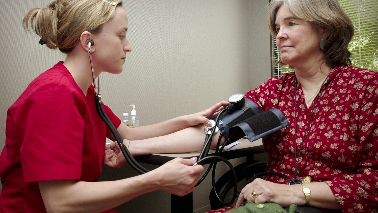 Health Nest /what is blood pressure?blood pressure symptoms,causes.treatment?hypertension/low BP