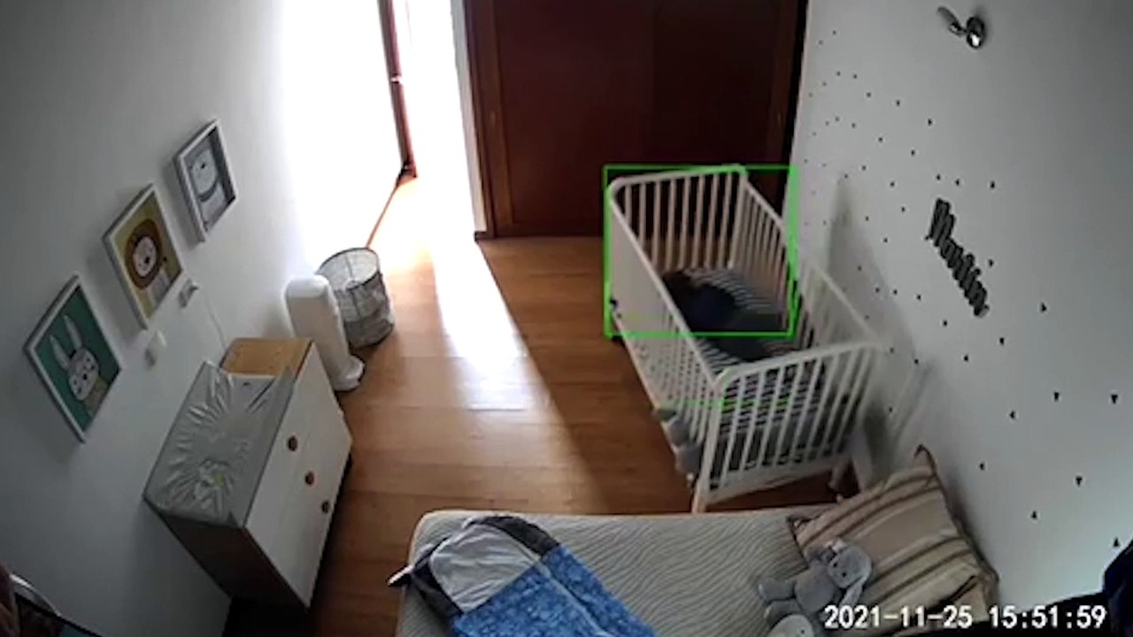 Baby escapes from crib by moving it across his bedroom while still inside video Dailymotion