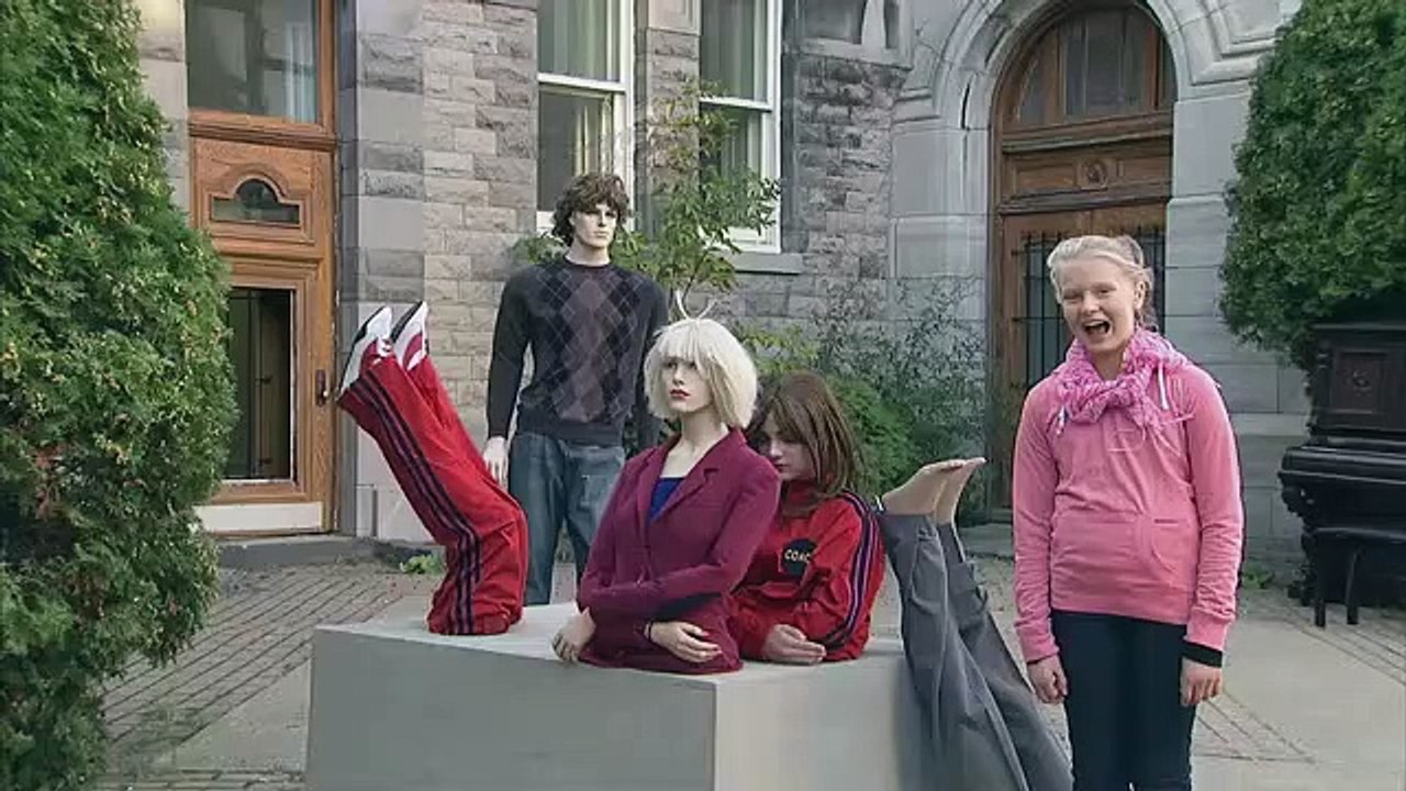 Mannequin Comes to Life Vidéo Dailymotion