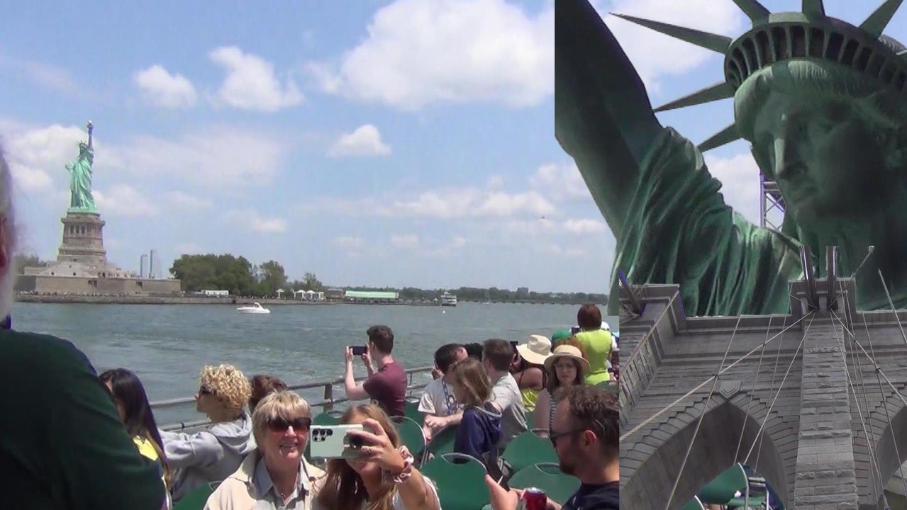 New York 4 Manhattan Skyline from the water, Brooklyn Bridge, Statue of
