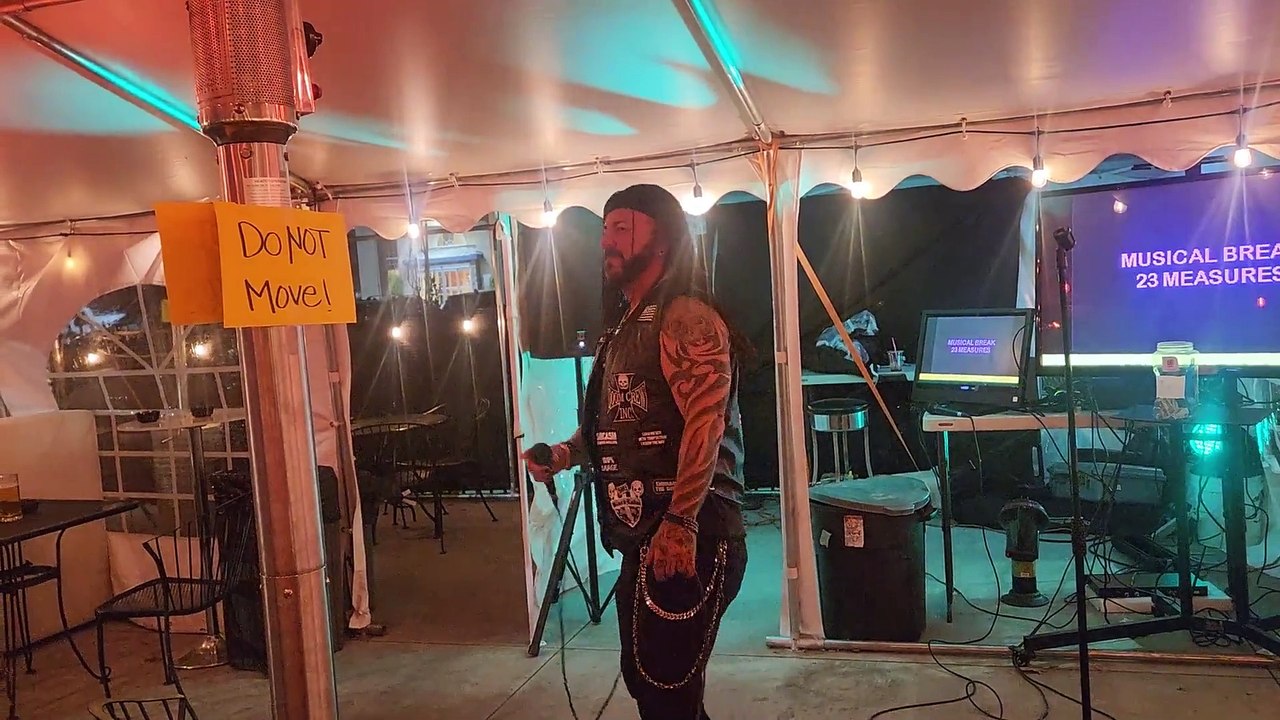 KAREOKE NIGHT NUMBER 3 AT LEATHERHEADS OCTOBER 28TH 2023 video