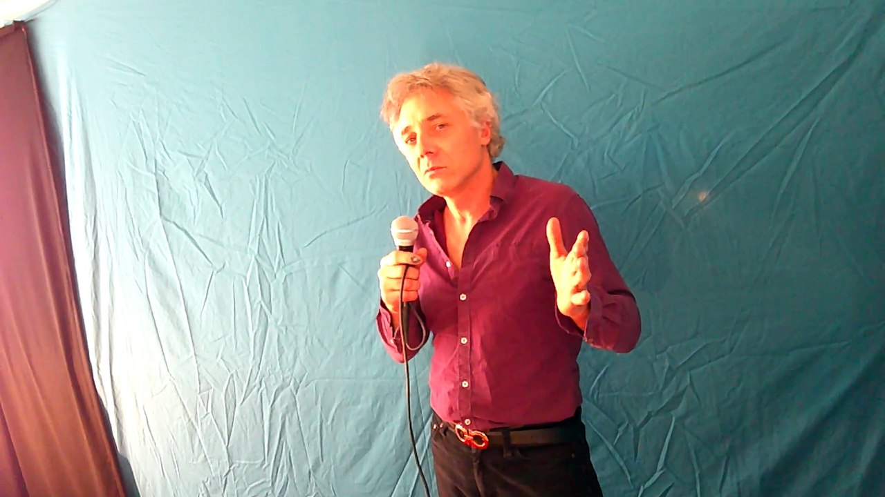 huit heures de garde à vue pour une petite sotte live 2024 Vidéo