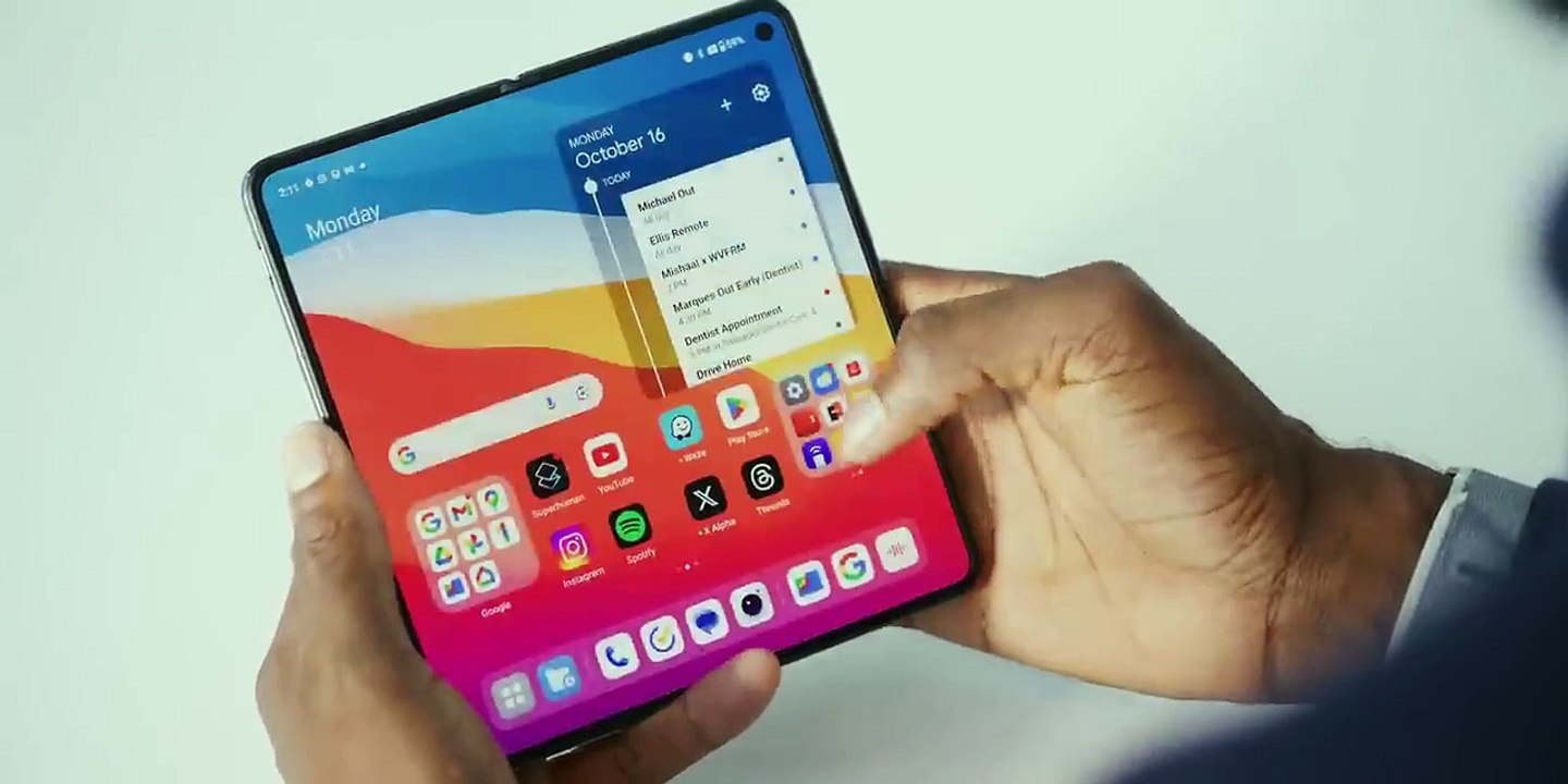 OnePlus Open is Awesome What's Happening with Folding Phones! Vidéo