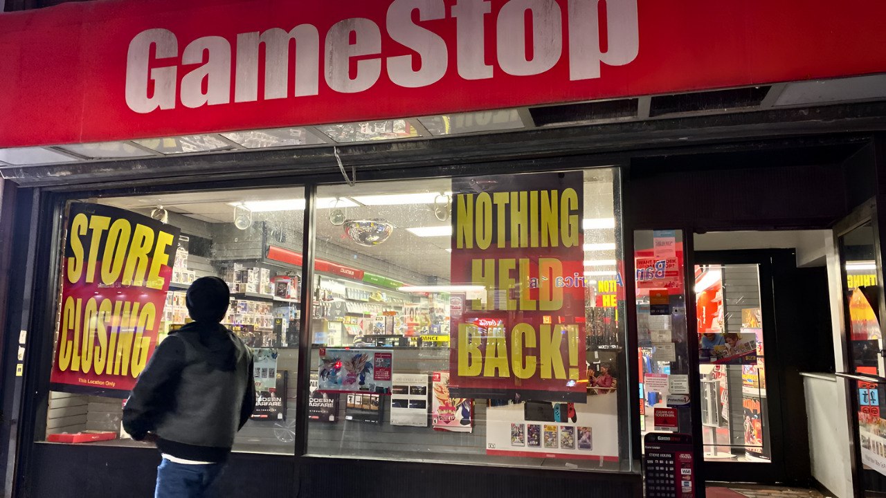 GameStop Begins Mass Shutdown—Hundreds Of US Stores And 3,000 Jobs