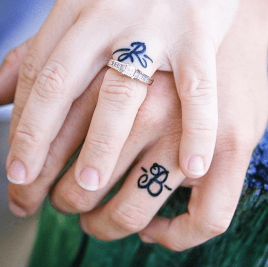 Verlobungsring Finger Tattoos Verlobungstattoo Trend 543_x_545_png