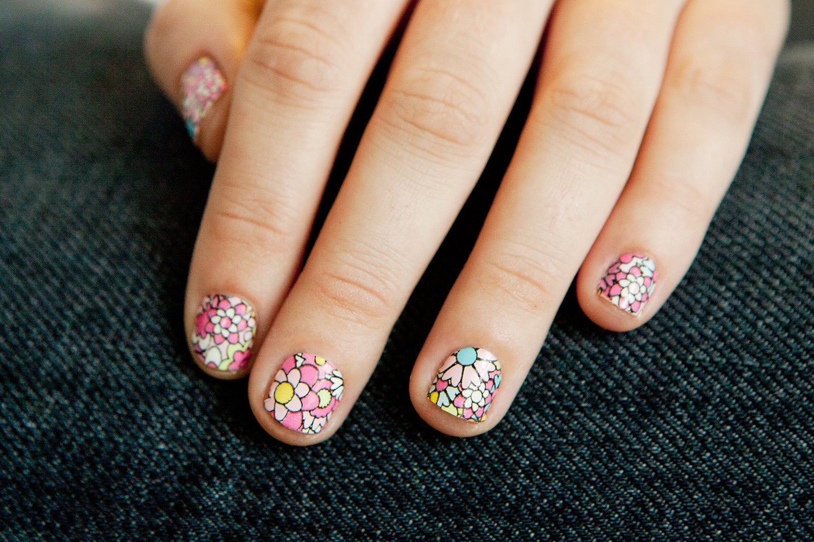 Nail Strips Striped Looks For Your Digits