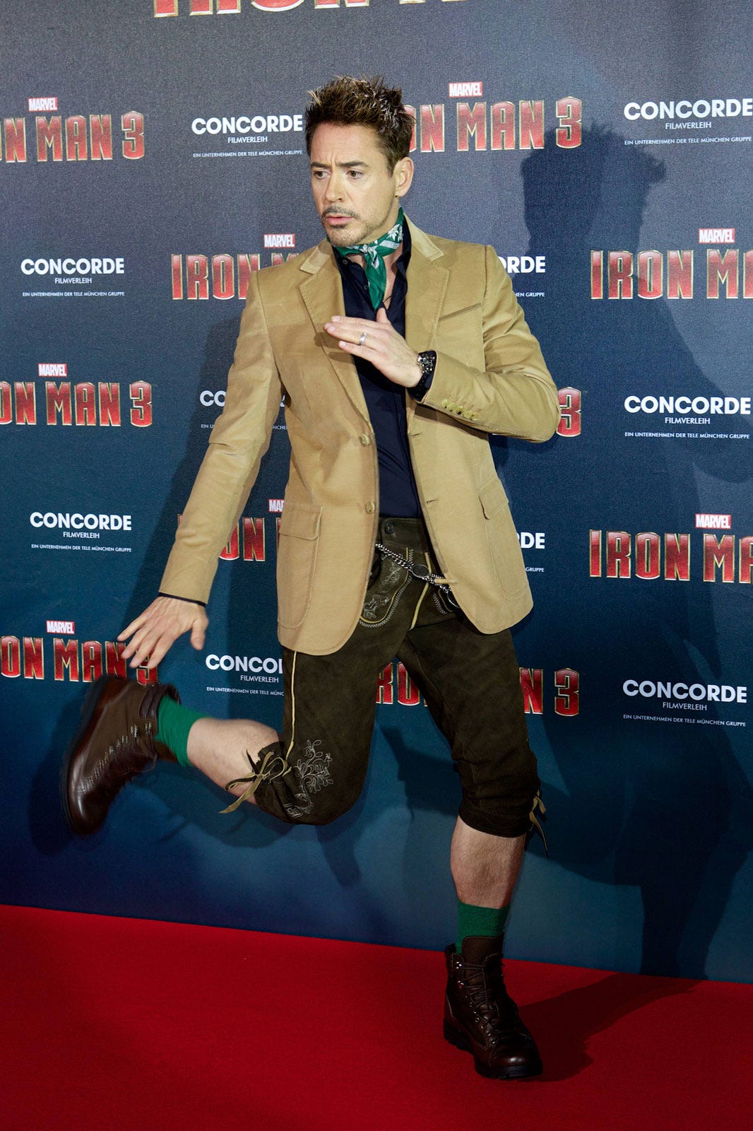 Funny Red Carpet Pics Celebrity Wardrobe Malfunctions