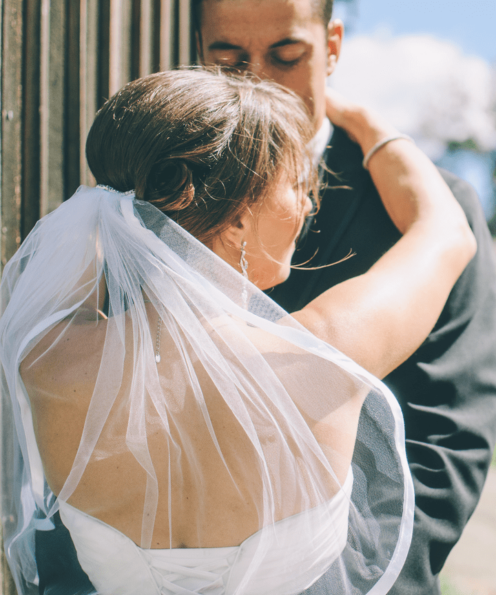 Why Do Brides Wear Veils Wedding Tradition Meaning
