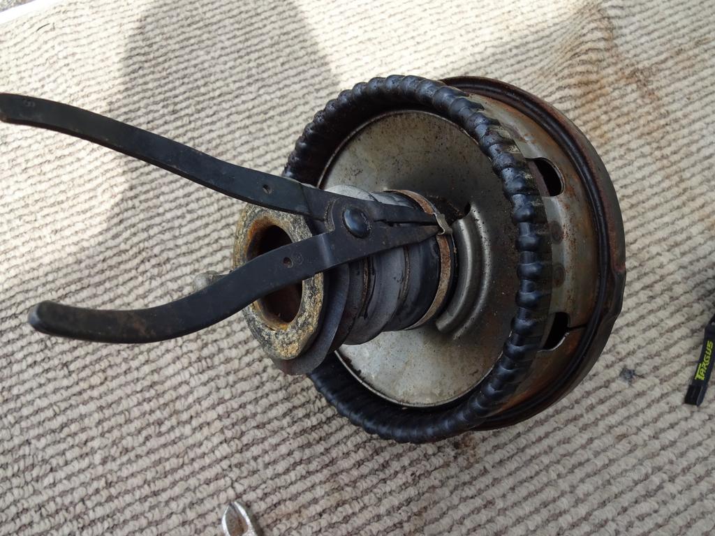 Midland brake booster with 70s vintage master cylinders Page 2