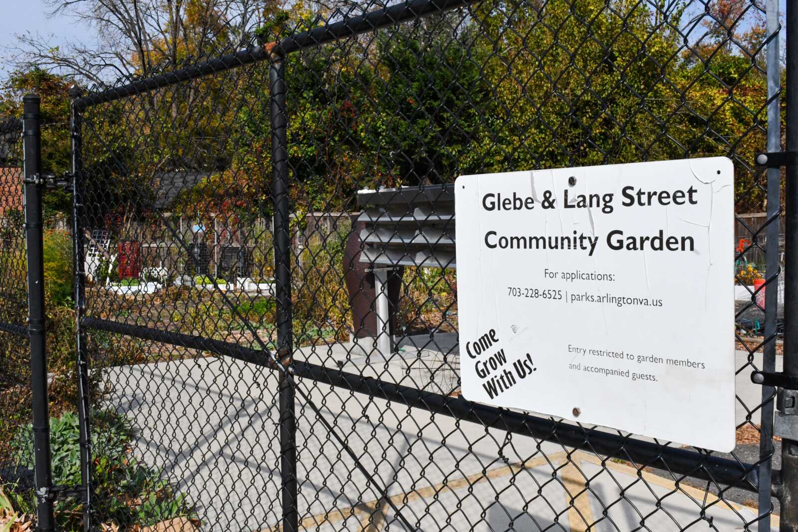 Arlington eyes 1.2M house for Lang Street Community Gardens expansion