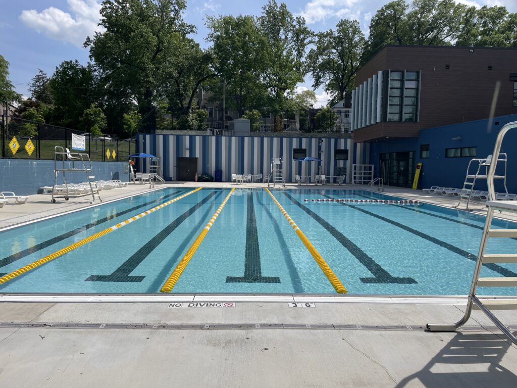 Hot Week Ahead Hearst and Oxon Run Pools will stay open “UNTIL SEPTEMBER 21”!! Select Spray