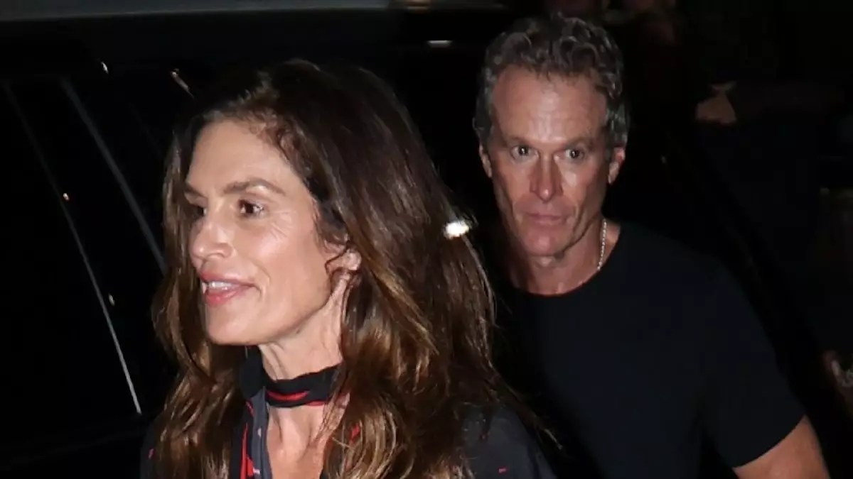 The Unforgettable Evening: Cindy Crawford and Rande Gerber’s Night Out Amidst Chaos