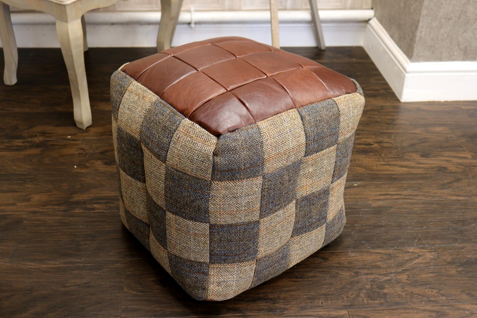 NEW! Vintage Sofa Company (Famous Designer Brand) Premium ‘Vintage Tan