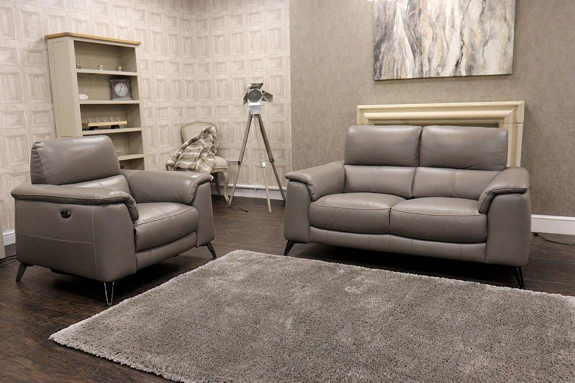 WORLD OF LEATHER ODYSSEY 2PIECE SET S2 Sofas