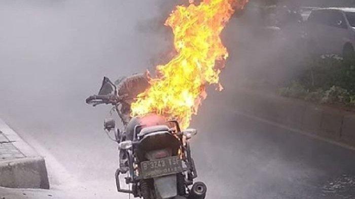 7 Arti Mimpi Motor Terbakar, Kamu Wajib Tahu! – Moladin