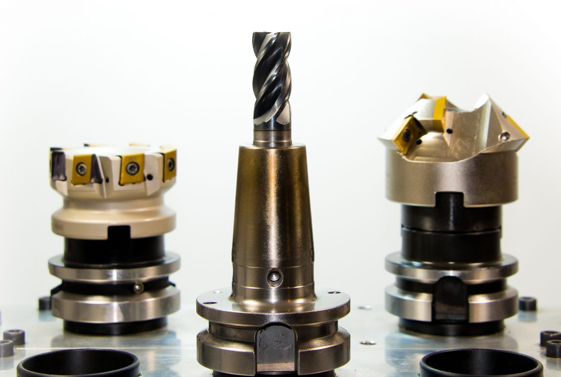 What's the difference between a lathe and milling machine?