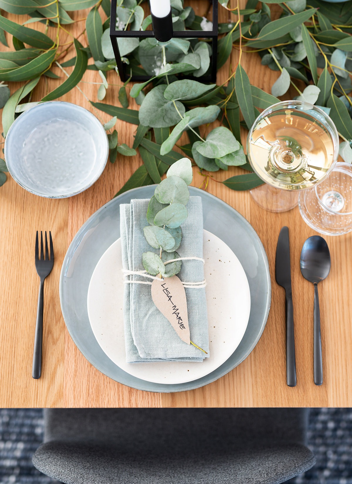 An Australian Inspired Christmas Table Transforma