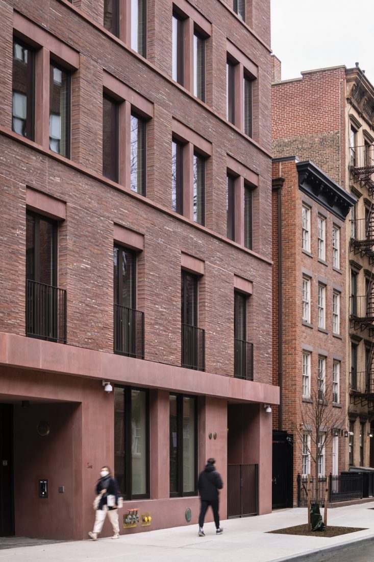 Chipperfield completes redbrick residential block in New