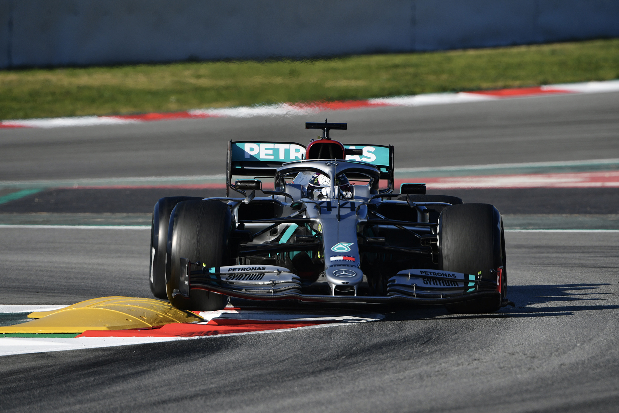 F1 testing: Lewis Hamilton's trick DAS steering explained ...