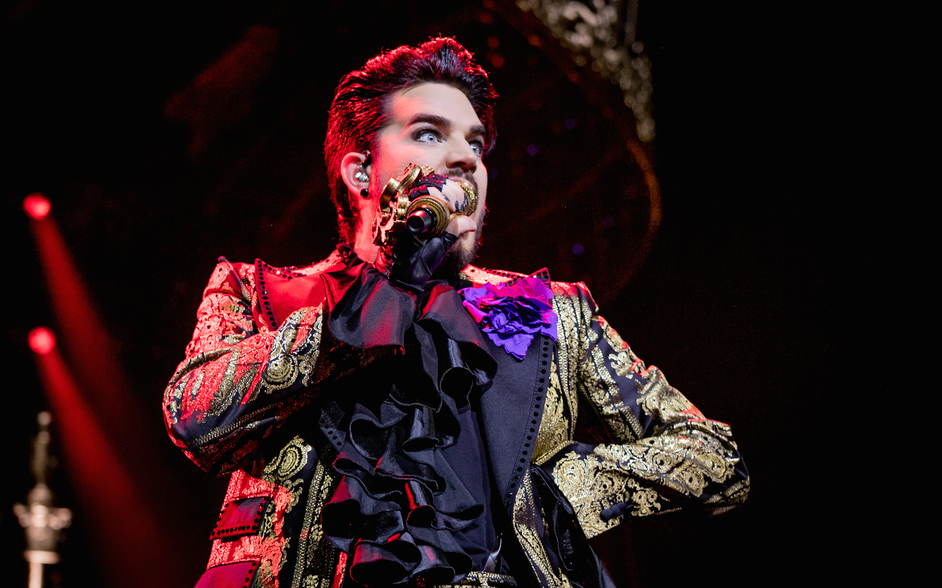 Photo Gallery Queen with Adam Lambert live in Mansfield(08)