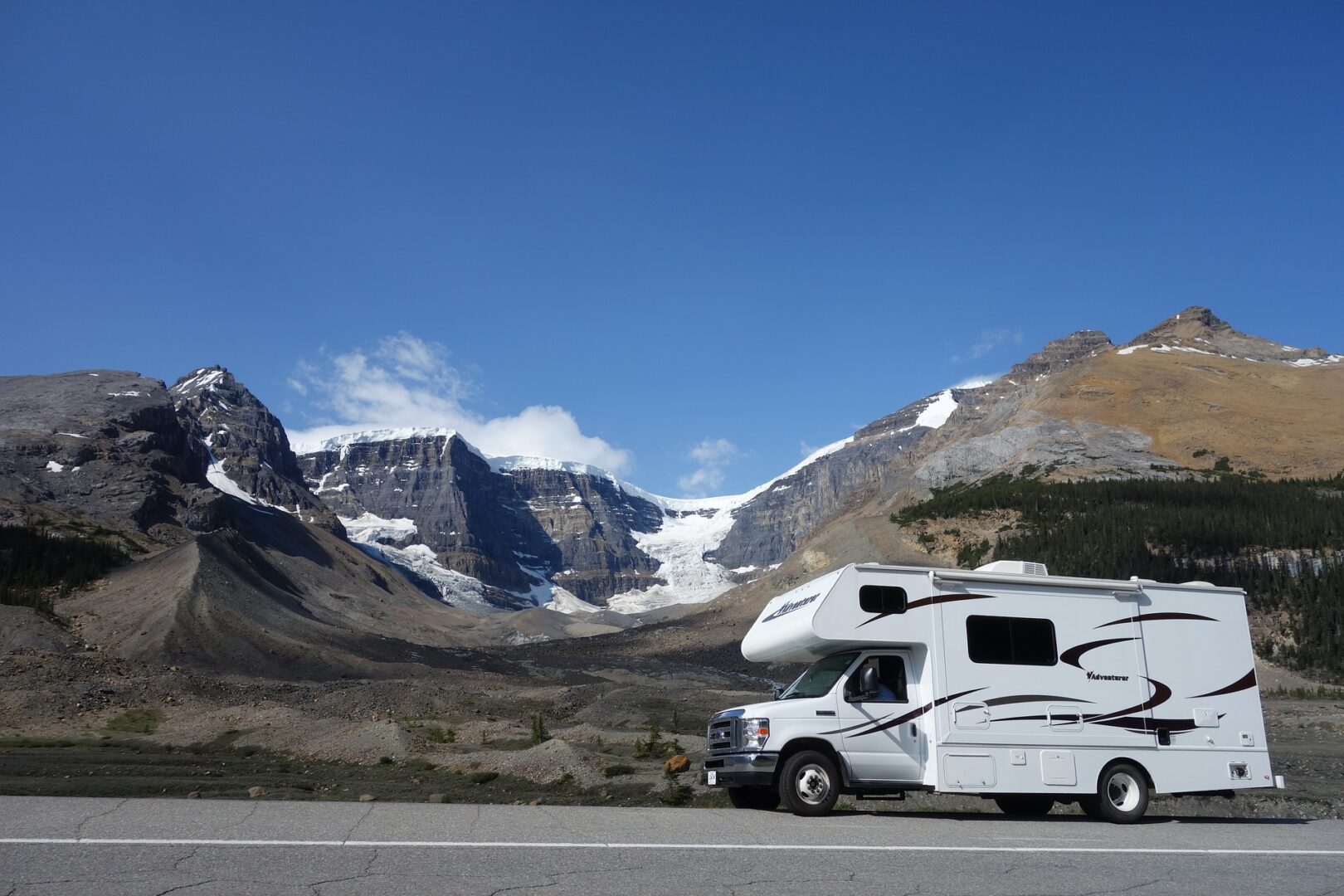 How Much do RVs Weigh? Updated 2021