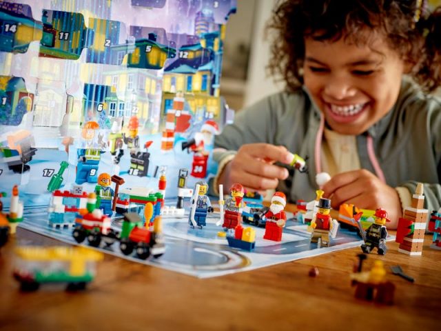 LEGO City and Friends Christmas Advent Calendar 2021 unveiled [News