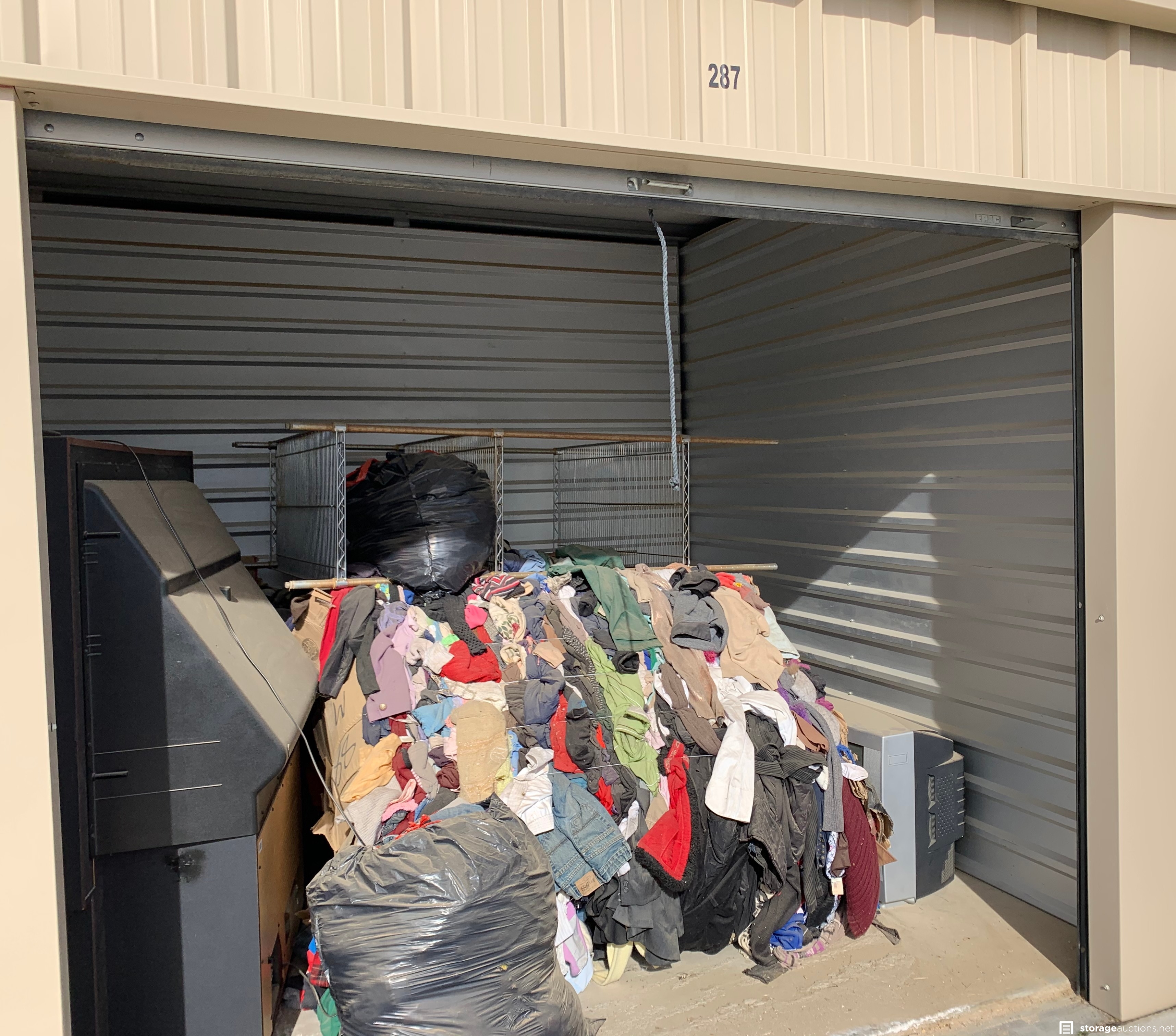 Storage auction 14399 at Storage 4 Less