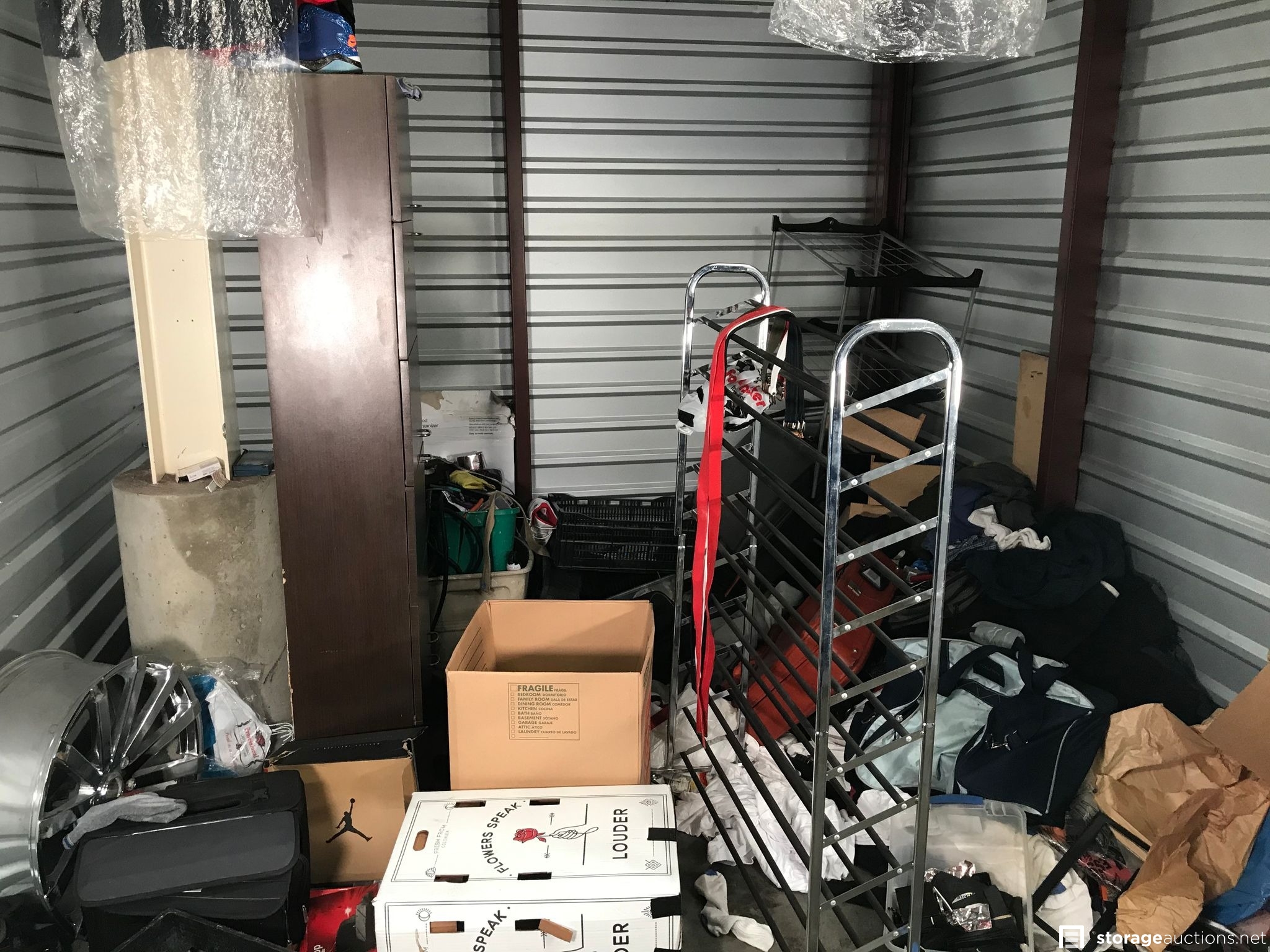 Storage auction 17429 at Price Self Storage La Brea