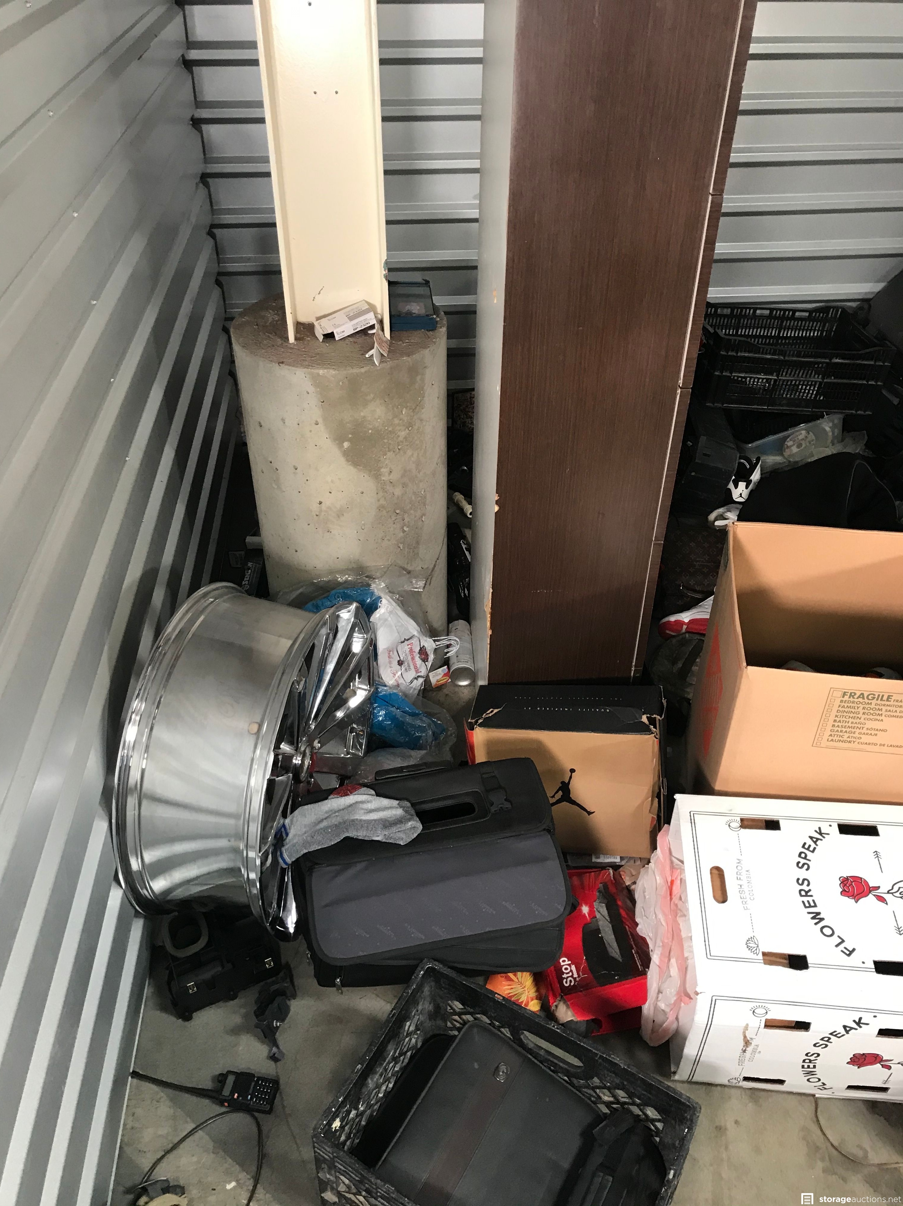 Storage auction 17429 at Price Self Storage La Brea