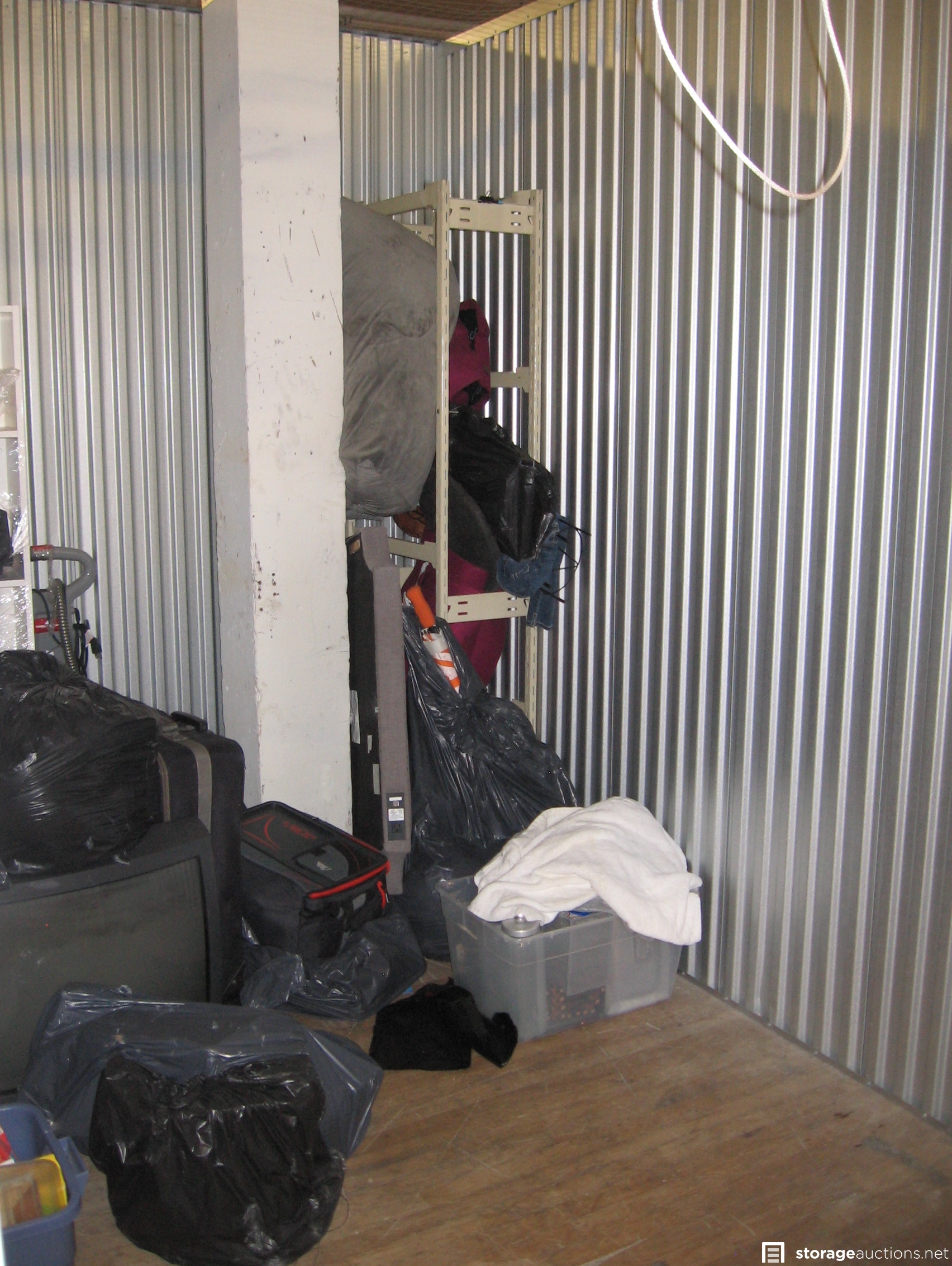 Storage auction 24713 at Vine Street Storage