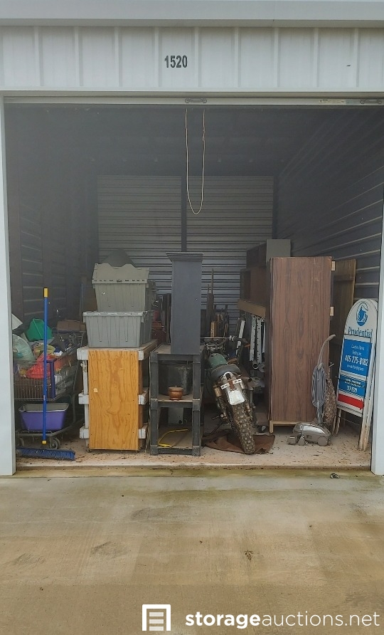 Storage auction 32710 at Overflow Garage Shawnee