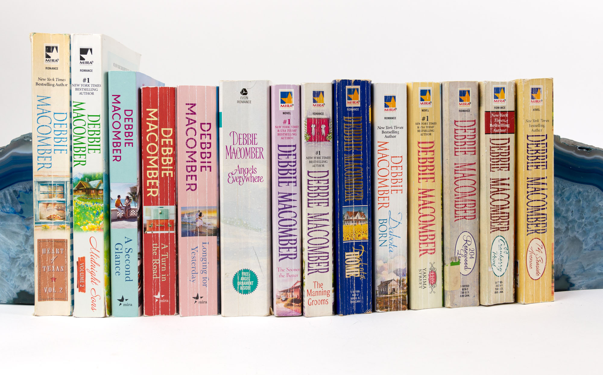 Lot of 30 Debbie Paperback Novels Blossom Street, Cedar Cove