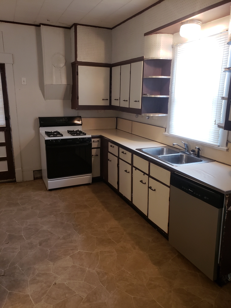 401 N Alexander, Clinton