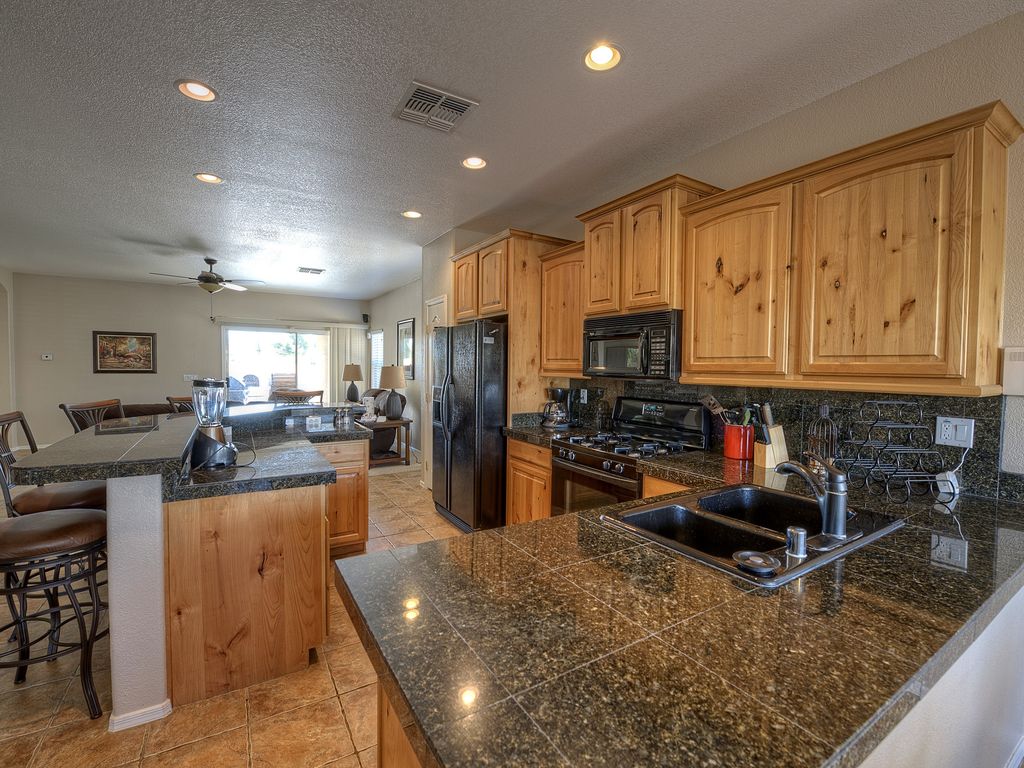 Furnished 3 Bedroom Home In Beautiful Coldwater Springs Golf Course