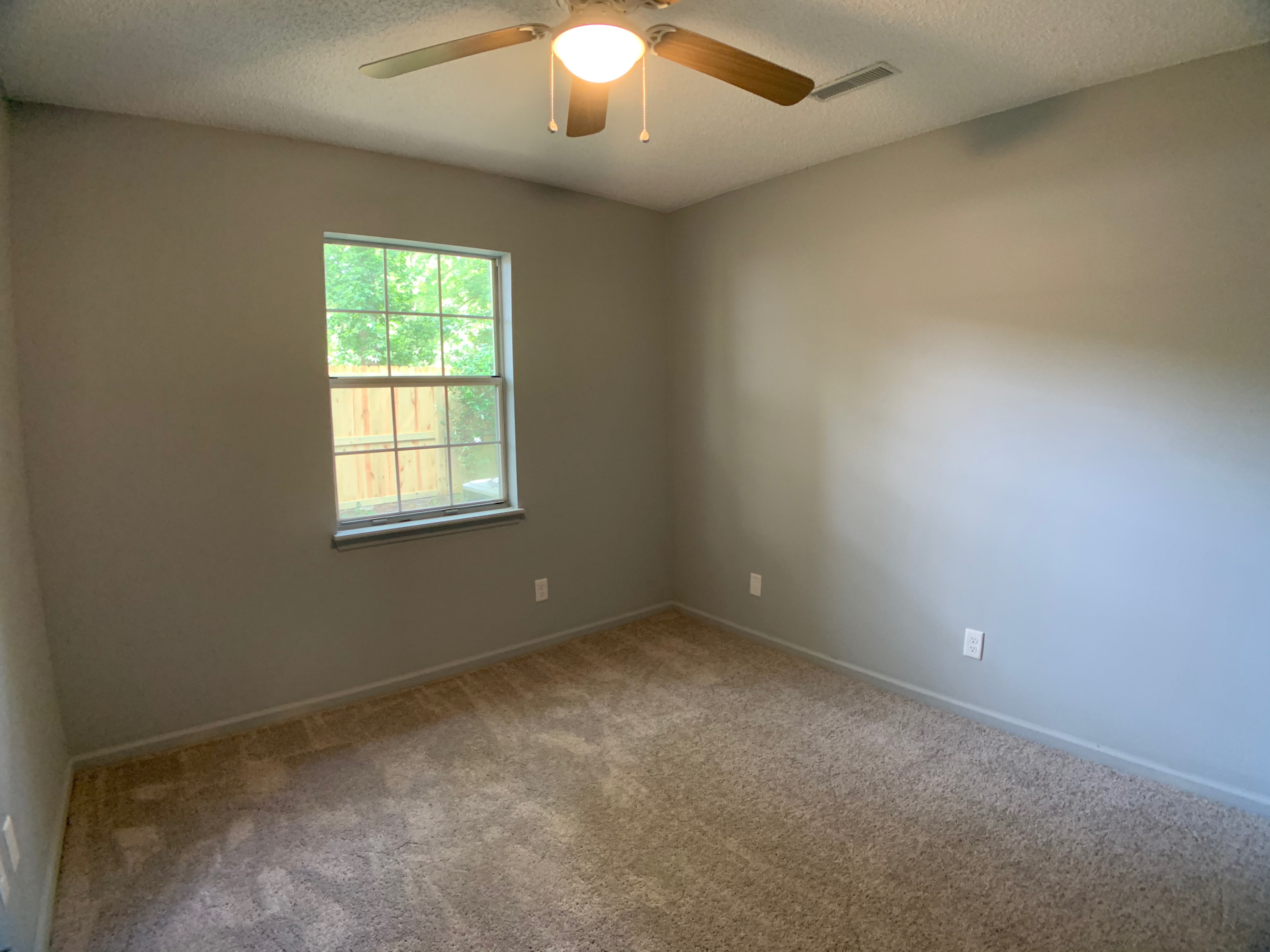 Newly renovated 3 bedroom home in Crowfield Plantation