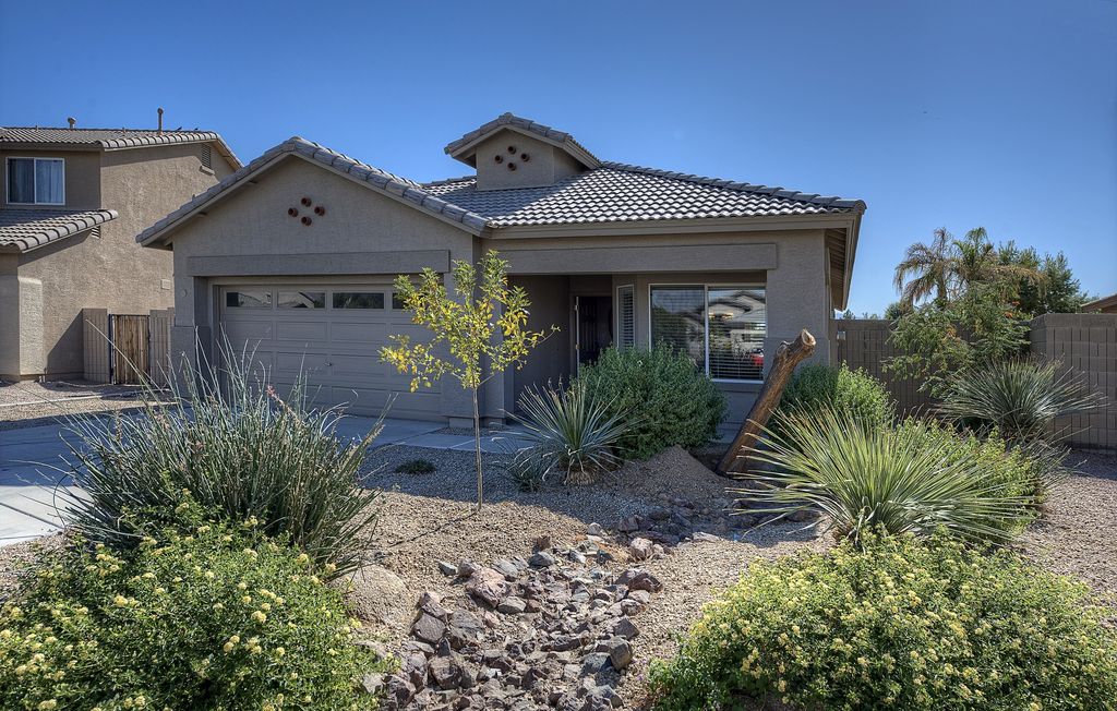Furnished 3 Bedroom Home In Beautiful Coldwater Springs Golf Course