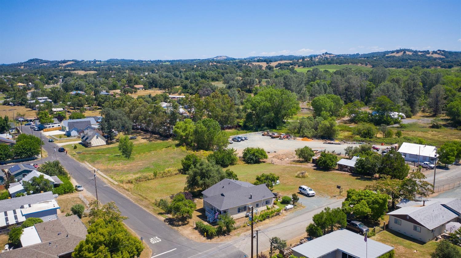 Great piece of land located in the heart of Plymouth!!!