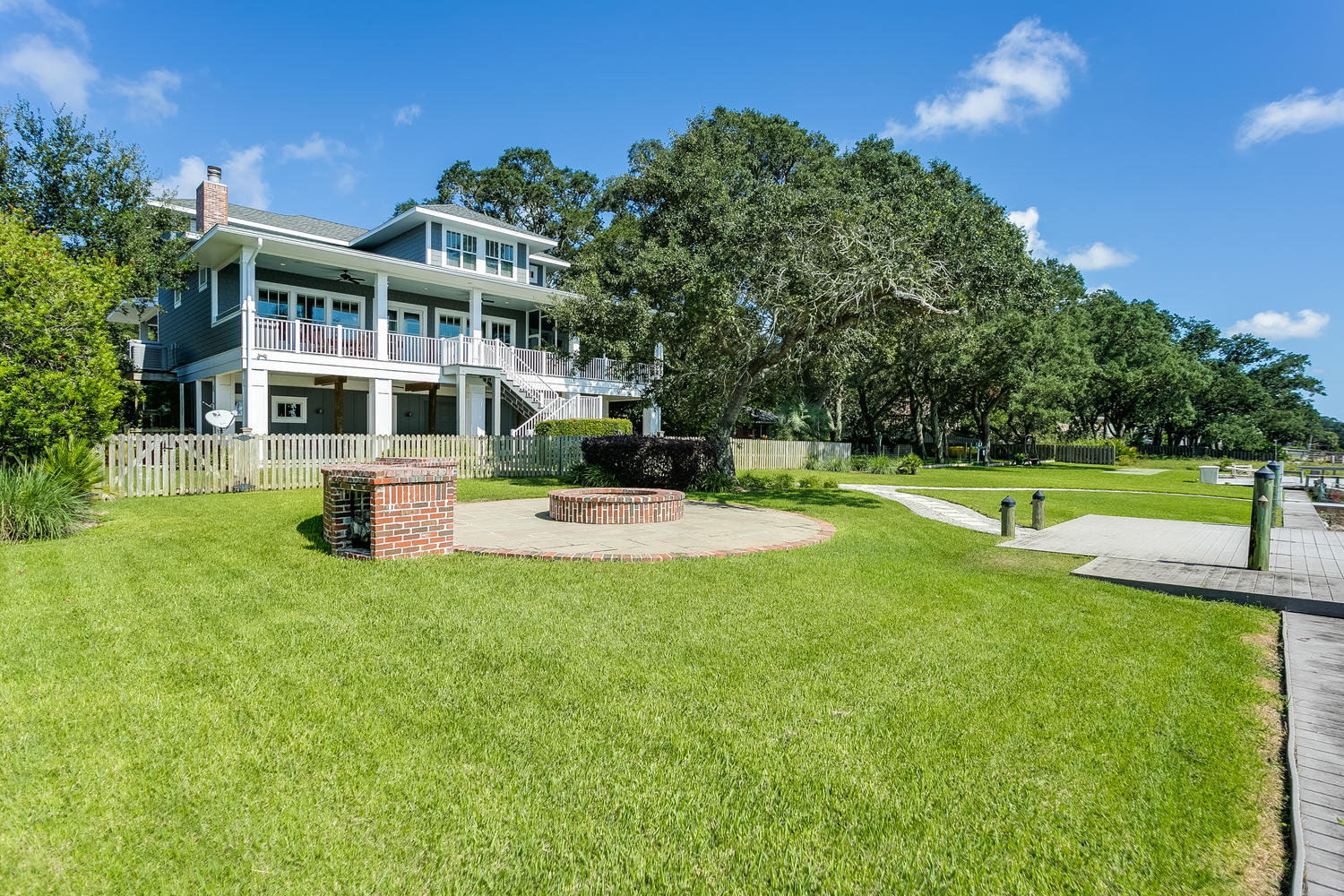 Luxurious, Soundfront Home in Gulf Breeze Proper