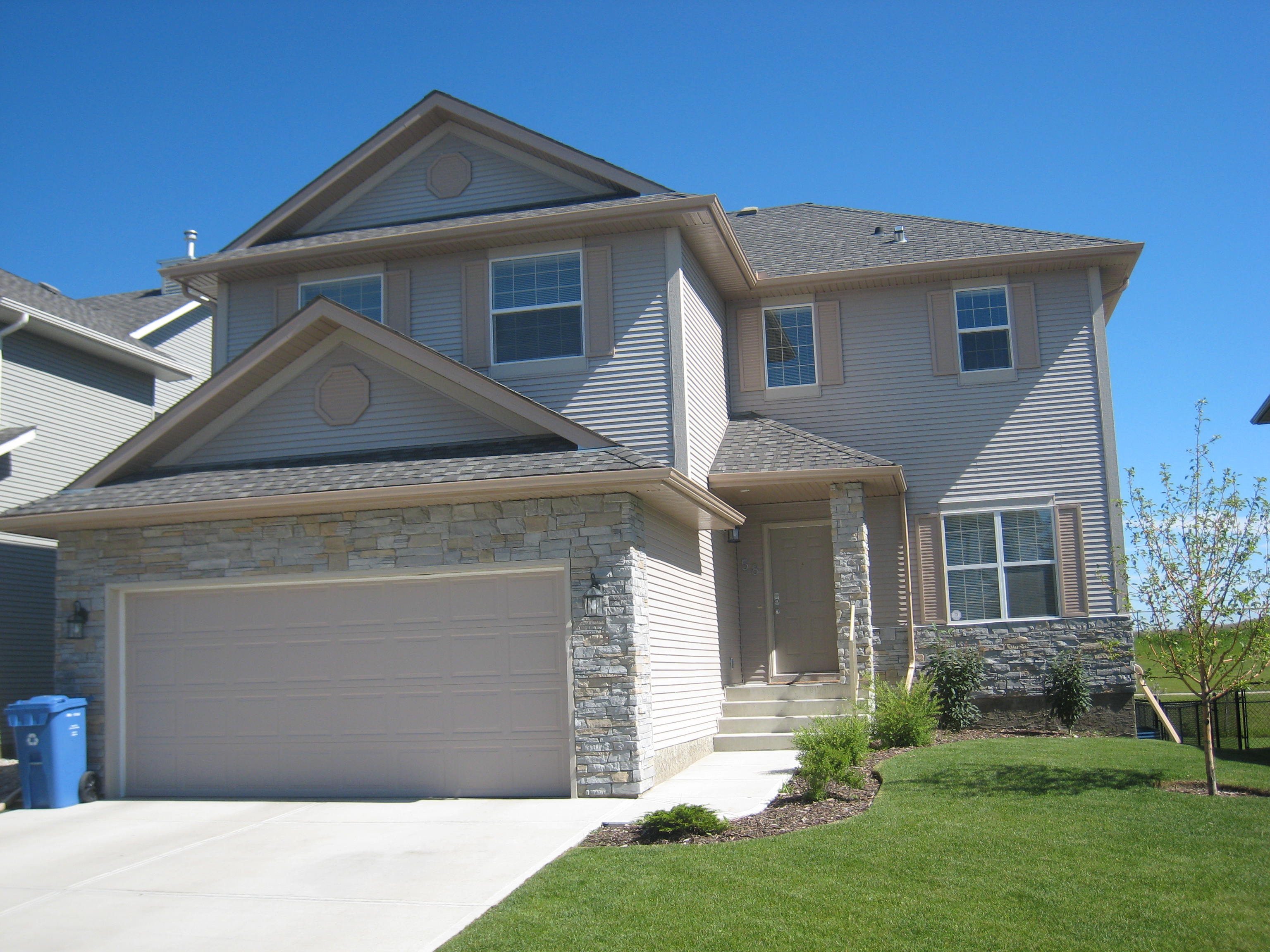 5 Bedroom House with Central Air in Cougar Ridge (RP082)