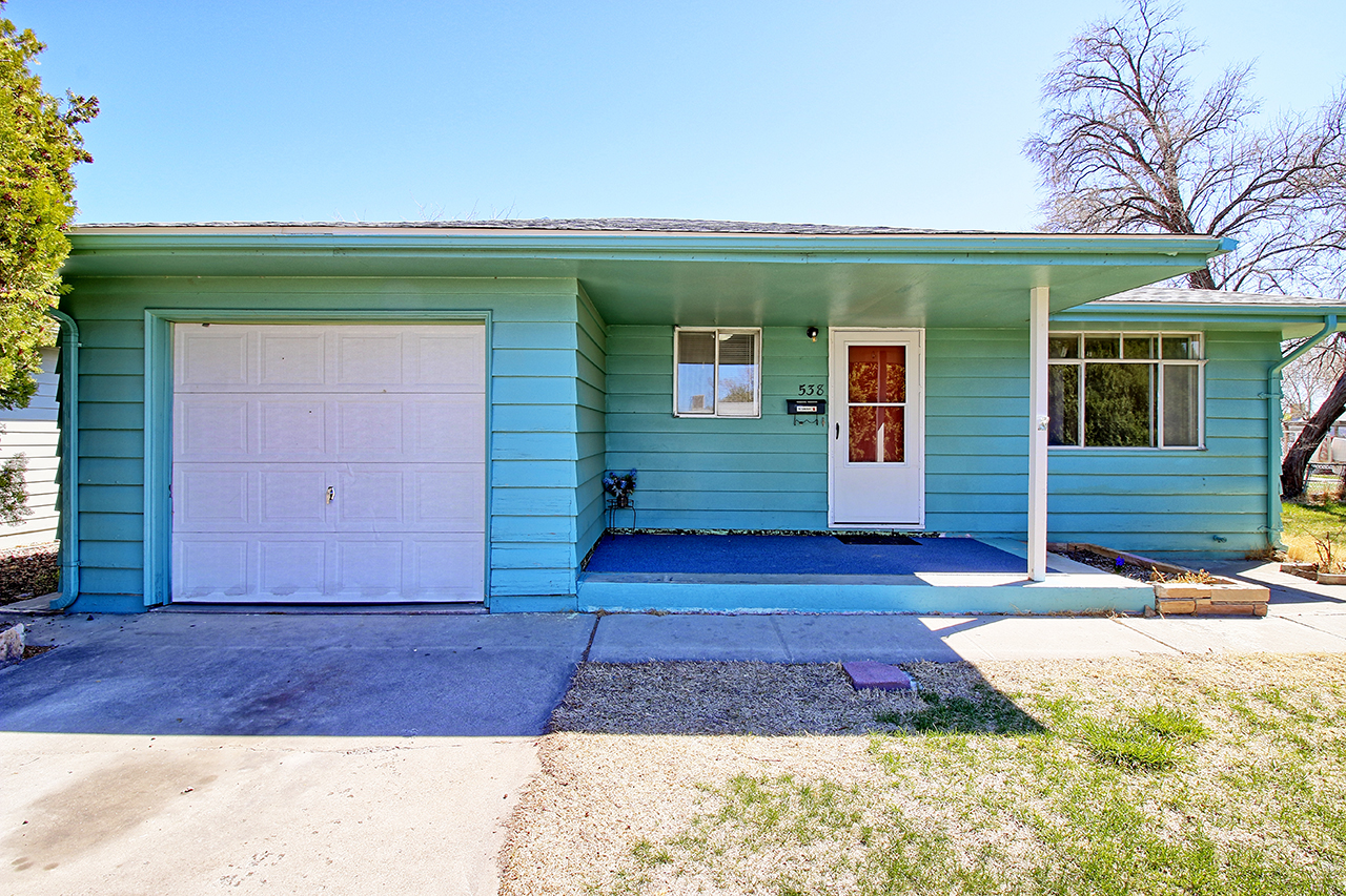 Great 3 Bedroom Single Family House