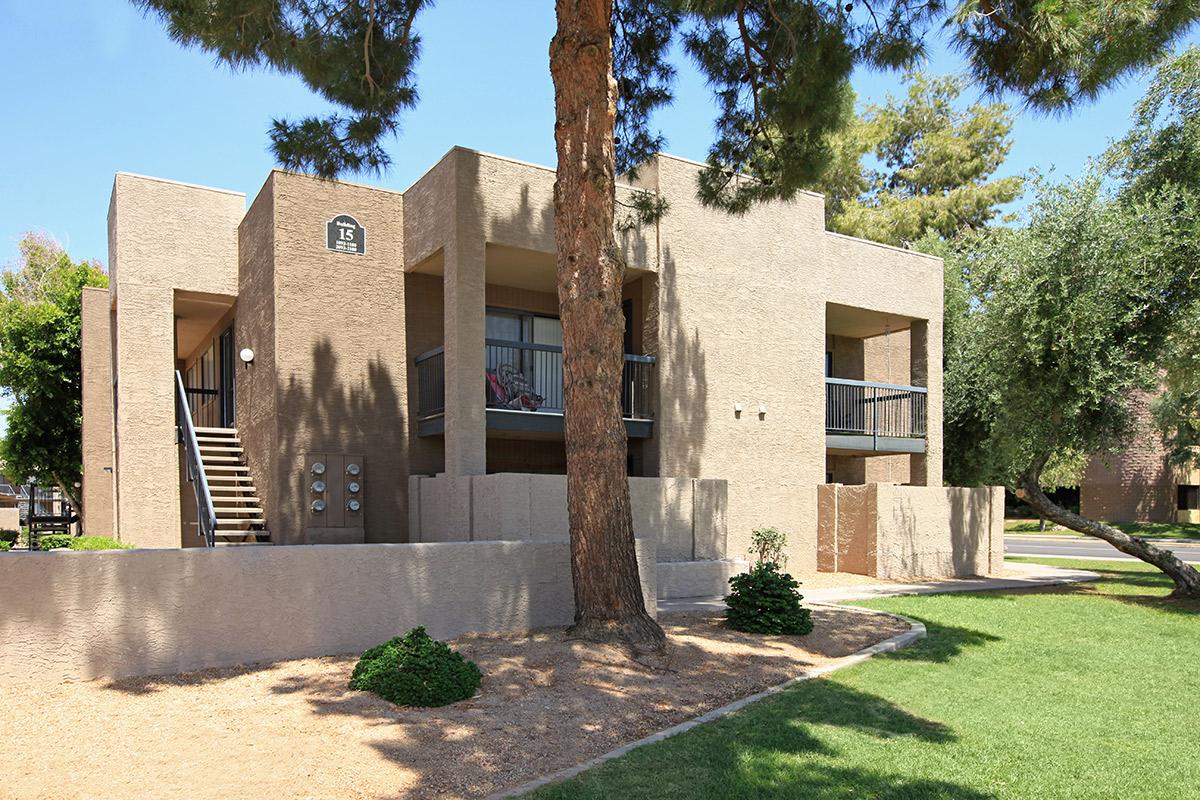 Great 1 bedroom in sought after Graybriar in Maryvale