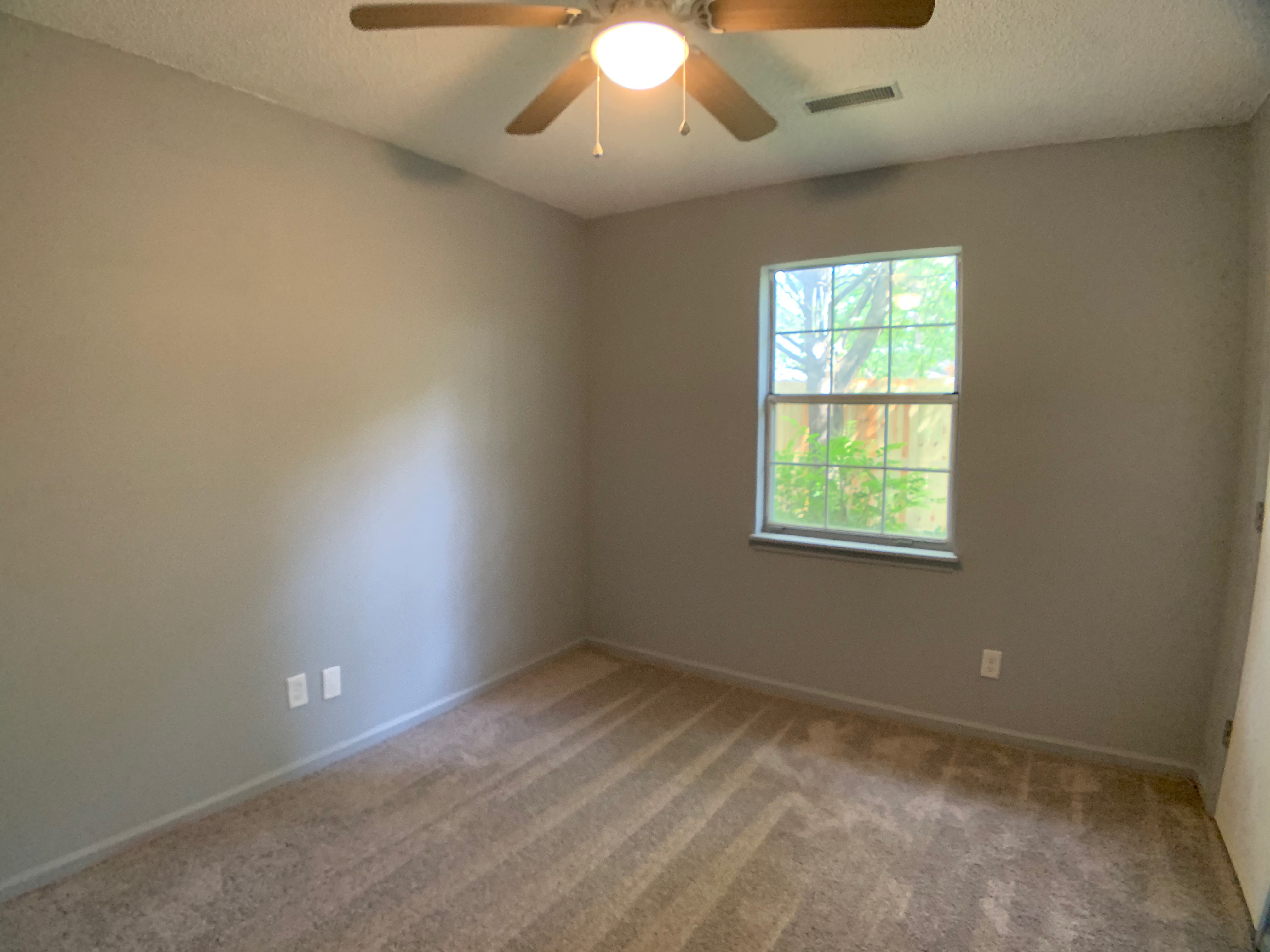 Newly renovated 3 bedroom home in Crowfield Plantation