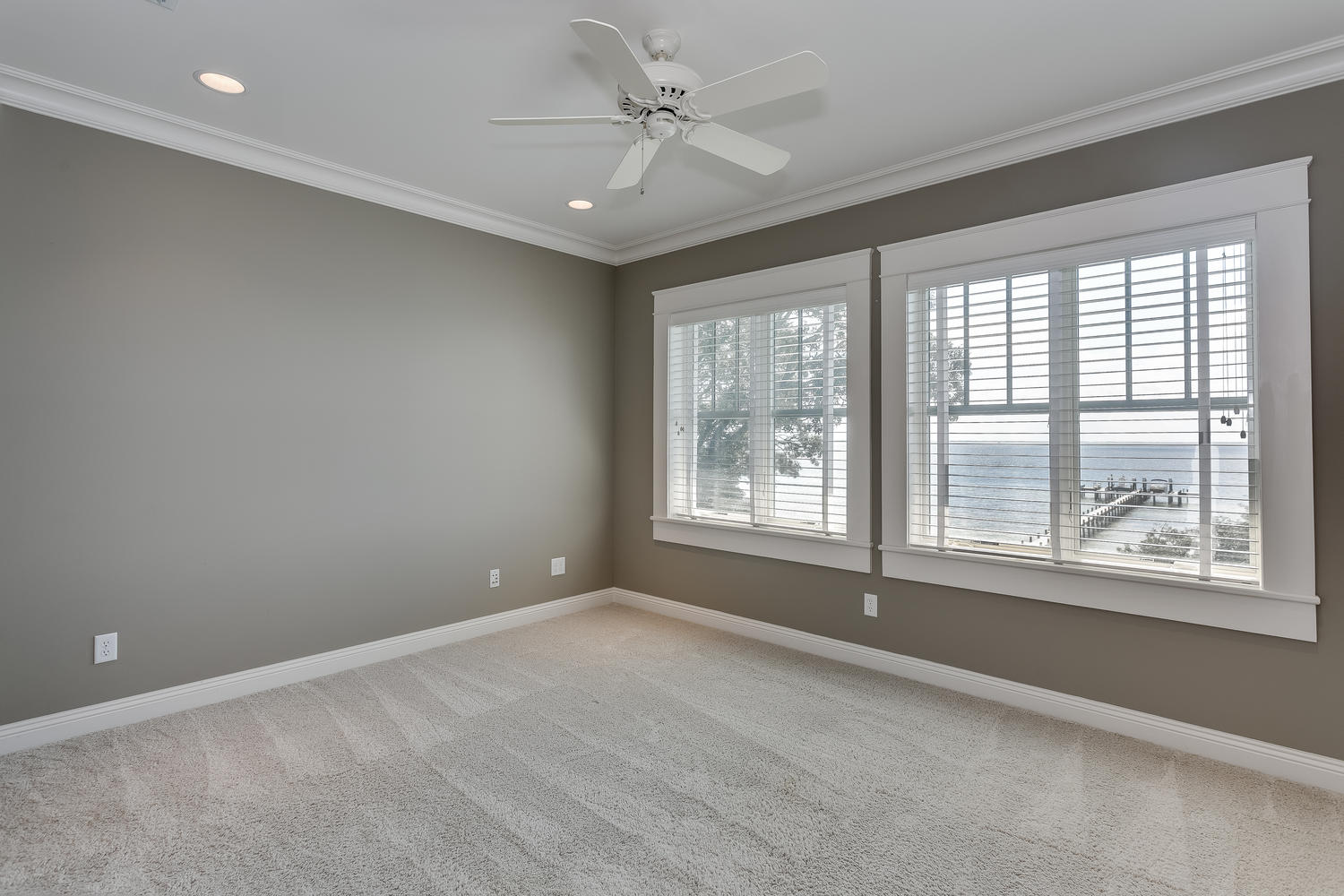 Luxurious, Soundfront Home in Gulf Breeze Proper